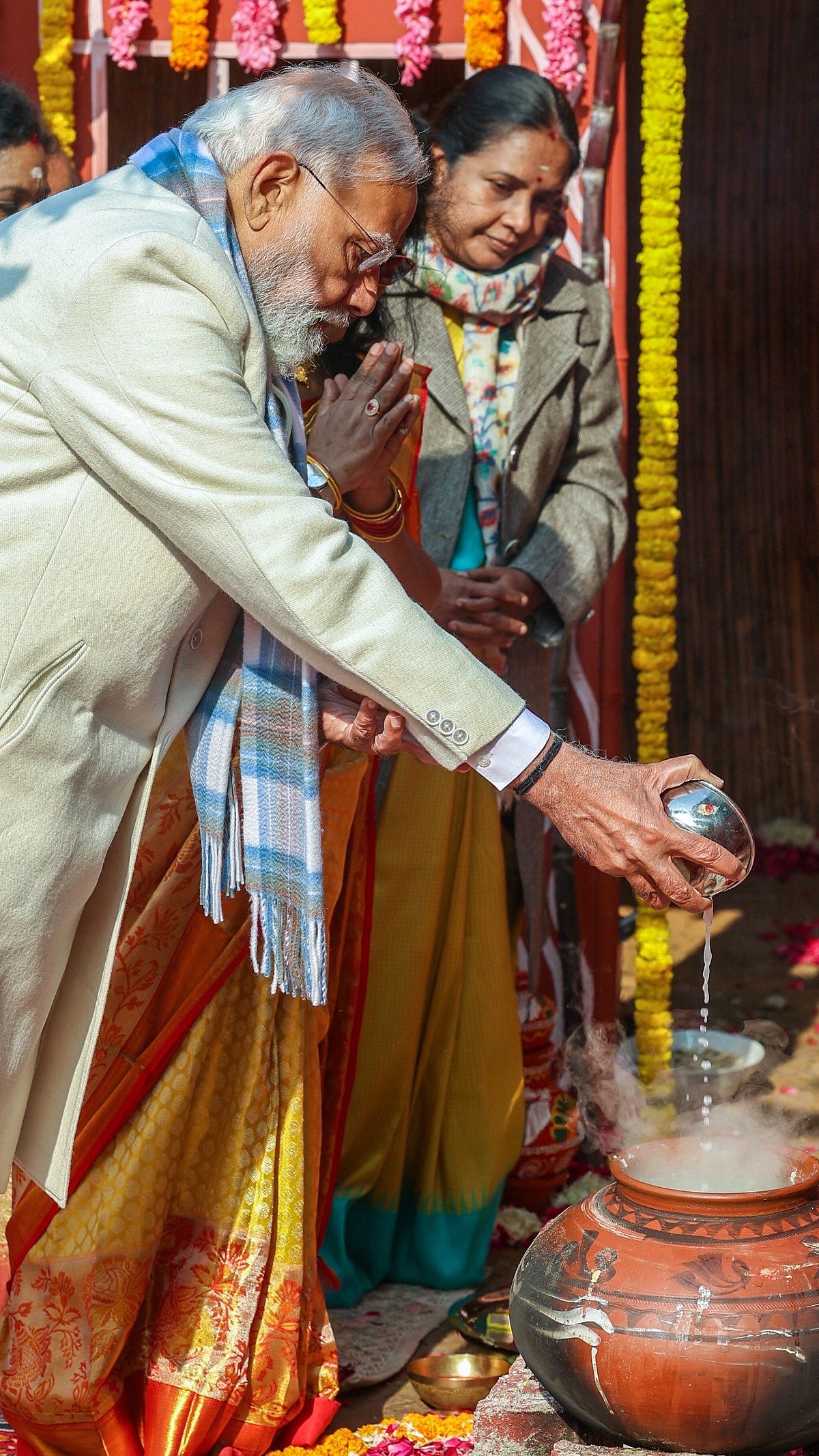 தில்லி பொங்கல் விழாவில் மோடியுடன் பராசக்தி படக்குழுவினர்!