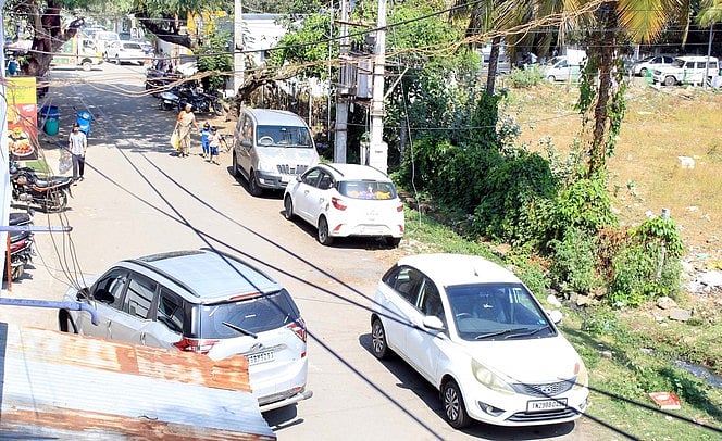 தருமபுரி மாவட்டத்தில் பலன்தராத போக்குவரத்து வாரவிழா விழிப்புணா்வு நிகழ்ச்சிகள் தொடரும் விதிமீறல்; கண்டுகொள்ளுமா காவல்துறை?