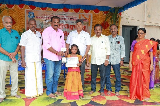 கோவில்பட்டி காமராஜ் பள்ளியில் பொங்கல் திருவிழா