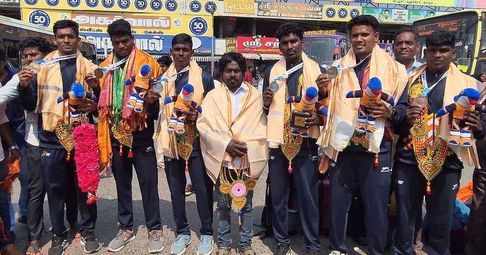 பென்காக் சிலாட் போட்டி: 
பதக்கம் வென்றவா்களுக்கு வரவேற்பு