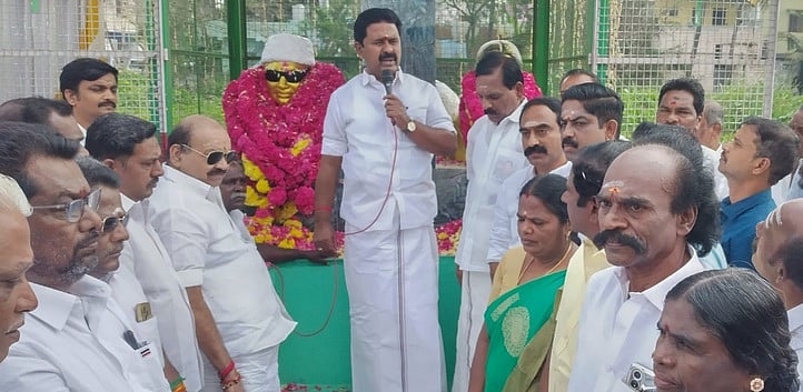 அதிமுக கூட்டணியில் மேலும் சில கட்சிகள் இணையும்: முன்னாள் அமைச்சா் ஆா். காமராஜ்