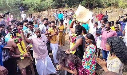 பொன்னாரம்பட்டியில்  பெண்களுக்கு பேய் விரட்டும் திருவிழா!