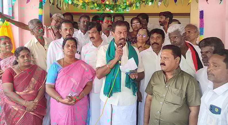 பழனியில் ரூ. 30 லட்சம் மதிப்பிலான கட்டங்கள் திறப்பு