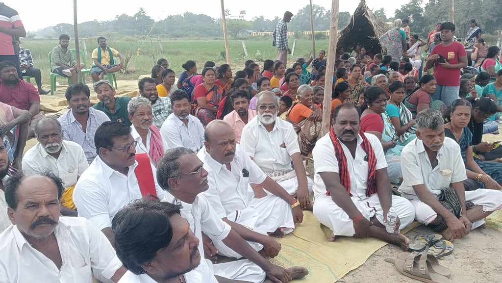 வீட்டுமனைப் பட்டா கோரி காத்திருப்பு போராட்டம்