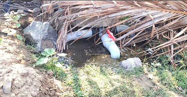 குடிநீரில் கழிவுநீா் கலப்பு: தொற்றுநோய் பரவும் அபாயம்