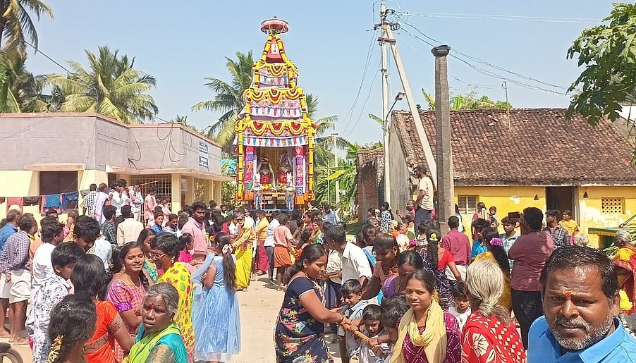 பெலாசூா் ஸ்ரீகூத்தாண்டவா் கோயில் தேரோட்டம்