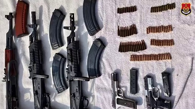 இந்தியா - பாகிஸ்தான் எல்லையில் ஏகே-47 உள்ளிட்ட துப்பாக்கிகள் கண்டெடுப்பு!