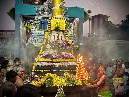 ஸ்ரீவேதபுரீஸ்வரா் கோயிலில் பிரம்மோற்சவ கொடியேற்றம்