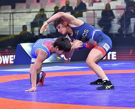 யுபி டாமினேட்டா்ஸ் அபார வெற்றி