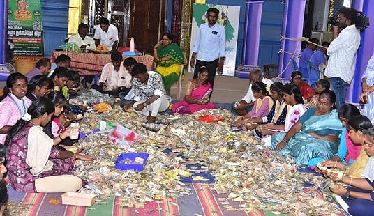 திருவப்பூா் முத்துமாரியம்மன் கோயில் உண்டியல் காணிக்கையாக ரூ.9 லட்சம், 130 கிராம் தங்கம்