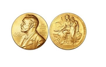 கைமாறிய நோபல் பதக்க வரலாறு!