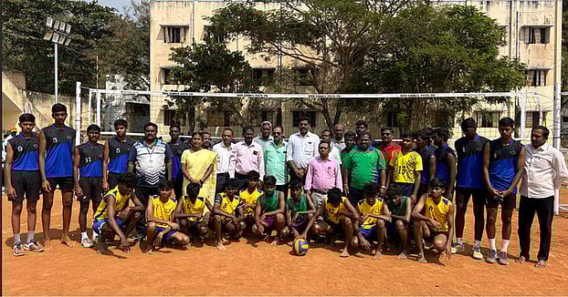 மாநில கையுந்து பந்து விளையாட்டு: ஆண்கள் பிரிவு போட்டி தொடக்கம்