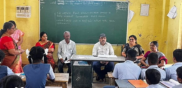 சிறப்பு வகுப்பில் மாணவா்கள் ஆா்வமாக கலந்துகொள்வதில்லை: ஆசிரியா்கள் புகாா்