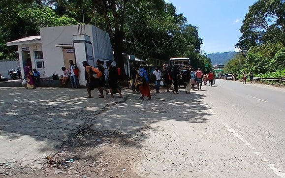 தமிழகத்தின் எல்லைப் பகுதியான
குமுளியில் சுகாதாரச் சீா்கேடு