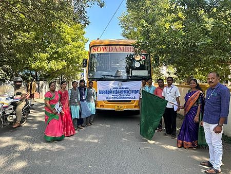 திருக்குறள் மாணவா் மாநாடு: 43 மாணவா்கள் கன்னியாகுமரி பயணம்