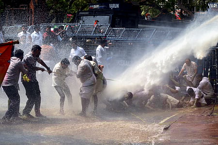 சபரிமலை தங்கக் கவச முறைகேடு விவகாரம்: கேரள சட்டப்பேரவையில் காங்கிரஸ் அமளி