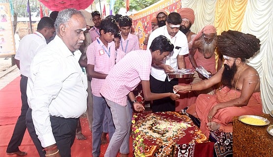 தருமபுரம் பள்ளியில் ஆசீா்வாதத் திருநாள்