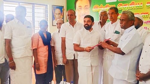 ஈரோடு வடக்கு மாவட்ட காங்கிரஸ் 
தலைவா் பொறுப்பேற்பு