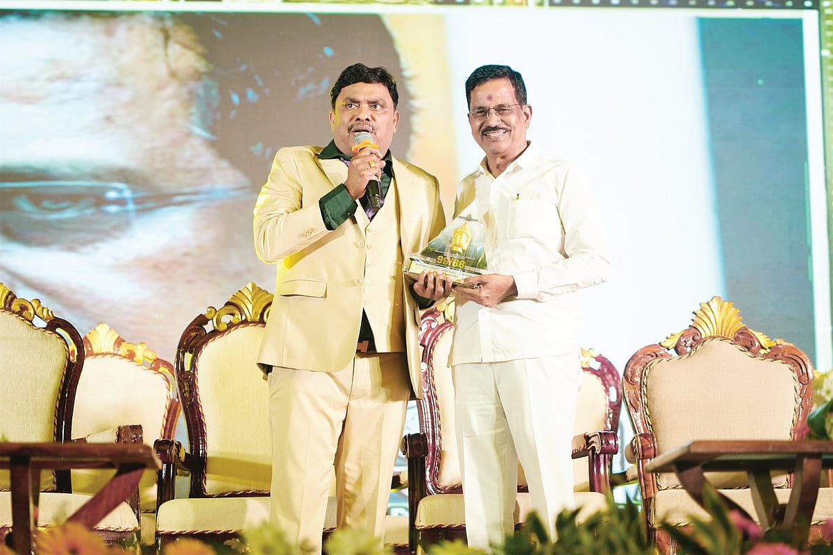 மடாலயங்களில் படப்பிடிப்பு