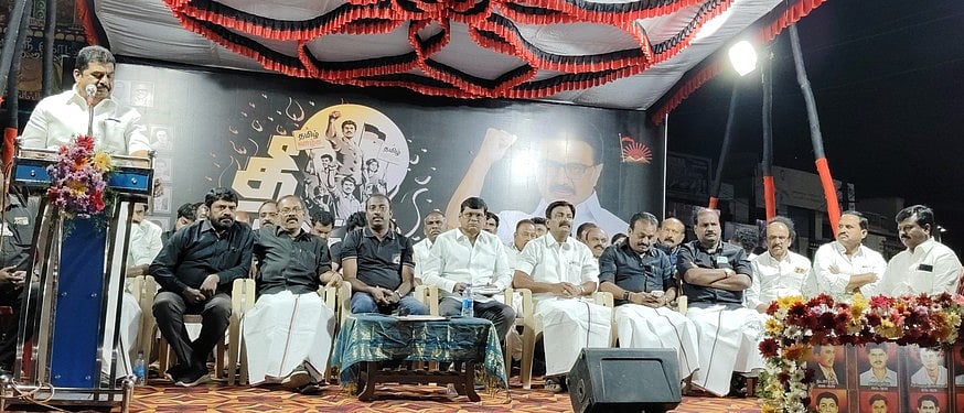 இந்தித் திணிப்புக்கு எதிரான போராட்டம் இன்றும் தொடா்கிறது! ஒசூா் எம்எல்ஏ ஒய். பிரகாஷ் பேச்சு