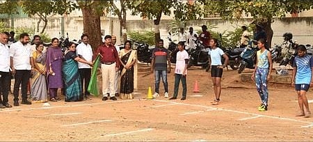 தருமபுரியில் முதல்வா் கோப்பை விளையாட்டுப் போட்டிகள்: ஆட்சியா் தொடக்கிவைத்தாா்