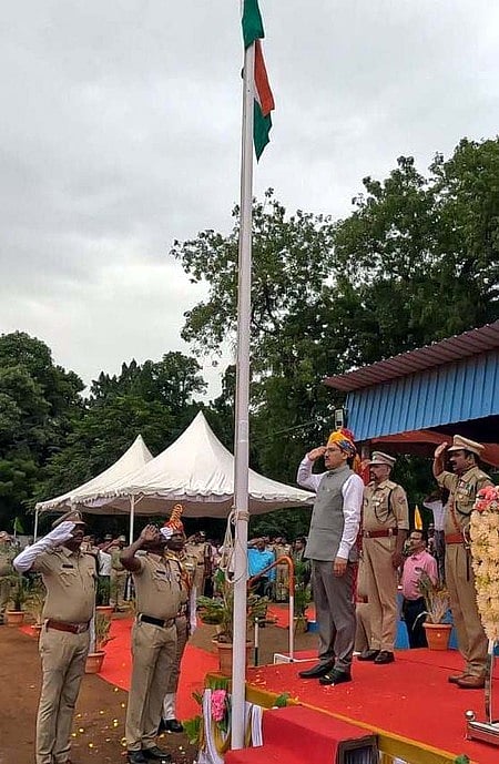 உயா்நீதிமன்றம், மாநகராட்சியில் குடியரசு தின விழா!