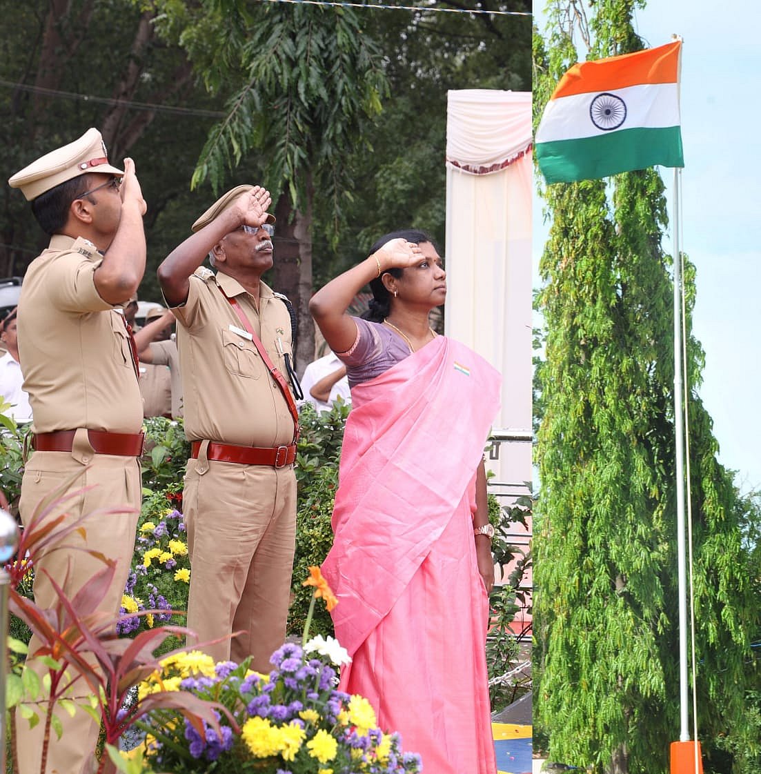 குடியரசு நாள்: புதுக்கோட்டையில் ஆட்சியர் அருணா கொடியேற்றினார்! 