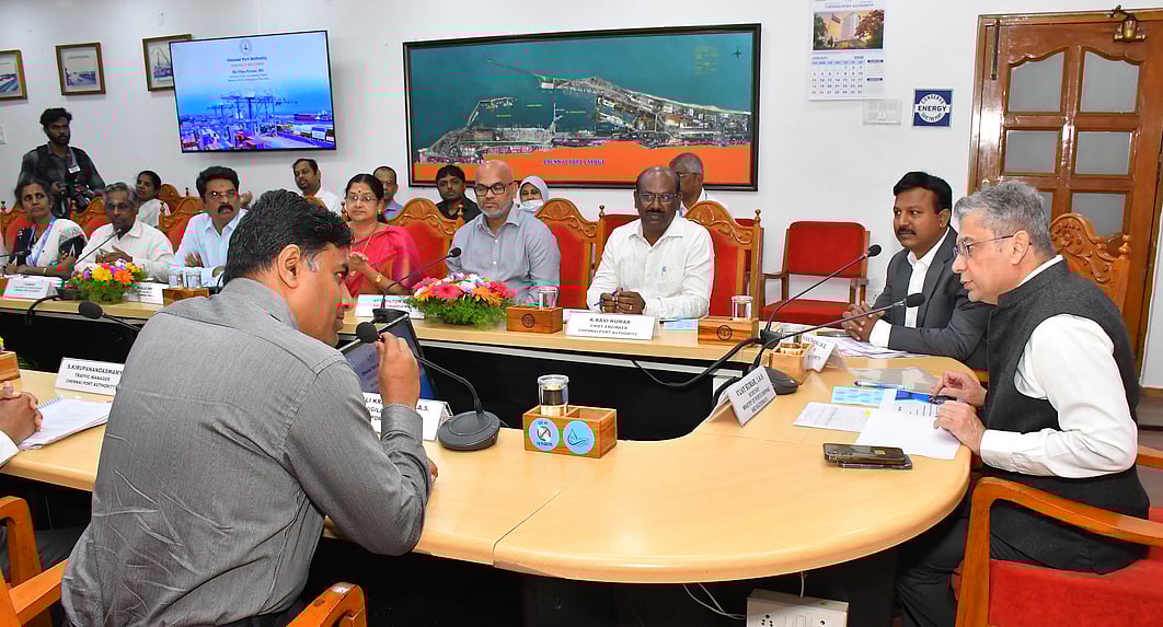 சென்னை துறைமுகத்தில் ரூ.30 கோடியில் புதிய பயணிகள் முனையம்: கப்பல் போக்குவரத்து துறை செயலா் விஜயகுமாா் திறந்து வைத்தாா்