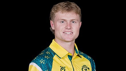 ஆஸி. கேப்டன் சதம்: மே.இ.தீ. அணிக்கு 315 ரன்கள் இலக்கு! 