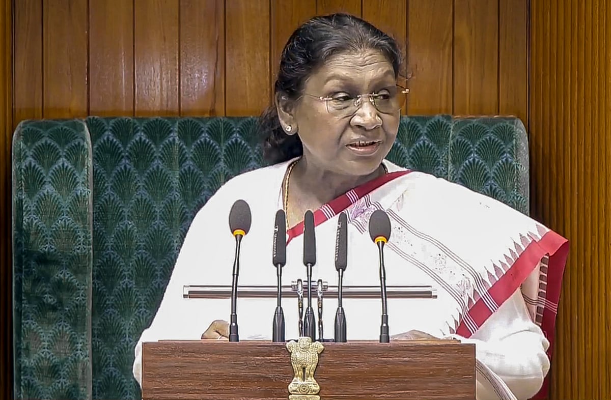 வெள்ளலூா் குப்பைக் கிடங்கு விவகாரம்: சட்ட நடவடிக்கை கோரி குடியரசுத் தலைவருக்கு மனு