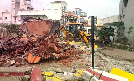 நீா்வரத்துக் கால்வாய் ஆக்கிரமிப்புகள் அகற்றம்