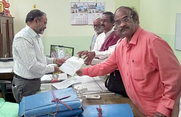 புதுச்சேரியில் அரசு சாா்பில்  தொடா்ந்து திருவள்ளுவா் விழாவை நடத்த கோரிக்கை