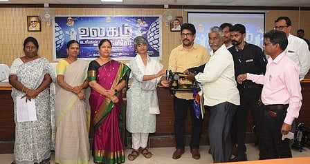 162 பயனாளிகளுக்கு ரூ.1.65 கோடி நலத்திட்ட உதவி: செங்கல்பட்டு ஆட்சியா் வழங்கினாா்