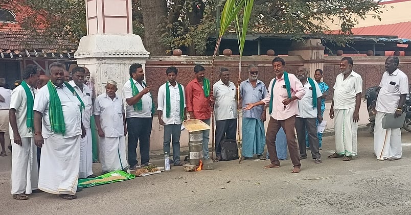 கட்சிசாா்பற்ற விவசாயிகள் சங்கத்தினா் ஆா்ப்பாட்டம்