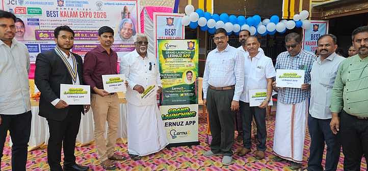 கடையநல்லூா் பள்ளியில் அறிவியல் கண்காட்சி