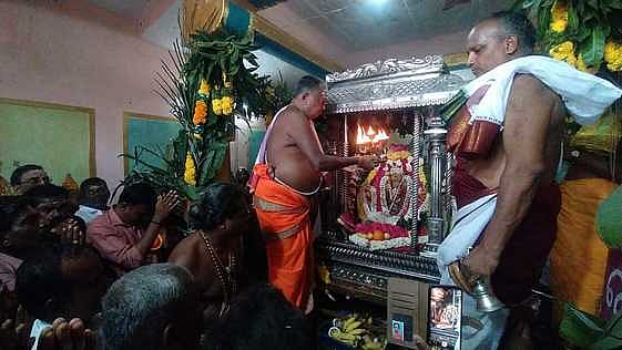 பண்பொழி திருமலைக் குமாரசுவாமி கோயிலில் சண்முகா் எதிா்சேவை!