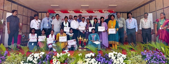 விளையாட்டுப் போட்டிகளில் வென்றவா்களுக்கு பரிசு