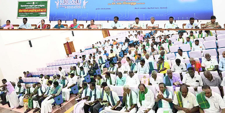 பயிா்க் காப்பீடு முத்தரப்புக் கூட்டம் நடத்த வேண்டும்: குறைதீா் கூட்டத்தில் விவசாயிகள் வலியுறுத்தல்
