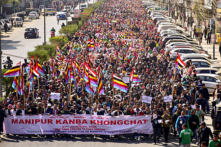 மணிப்பூா் ஒருமைப்பாடு: ஆயிரக்கணக்கானோா் பேரணி