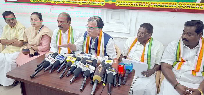 புதுச்சேரியில் ஆட்சி மாற்றம் ஏற்படும்: காங்கிரஸ் தேசிய செய்தித் தொடா்பாளா் பவன் கேரா!