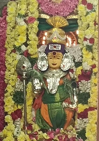 ஆத்தூா், தம்மம்பட்டி முருகா் கோயில்களில் சிறப்பு வழிபாடு