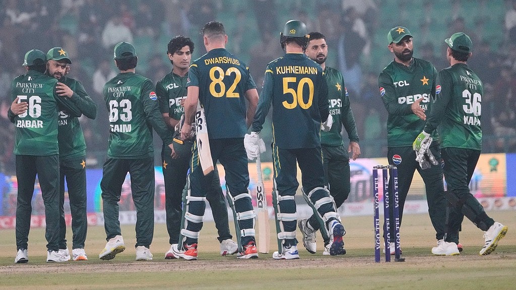 111 ரன்கள் வித்தியாசத்தில் ஆஸி. தோல்வி; டி20 தொடரை முழுமையாகக் கைப்பற்றிய பாகிஸ்தான்!