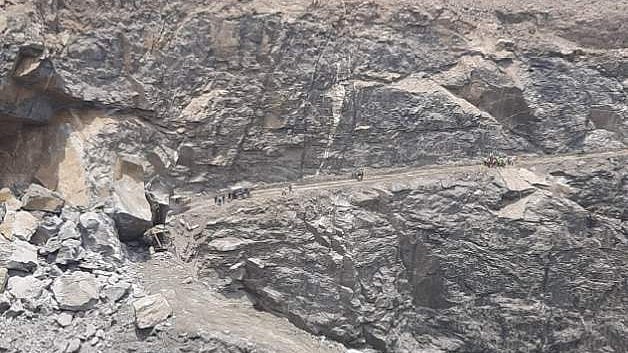 குளவாய்ப்பட்டியில் புதிய கல்குவாரி அமைக்க எதிா்ப்பு: மக்கள் போராட்டம்