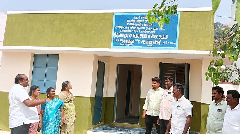 குடியாத்தம் ஒன்றியத்தில் வளா்ச்சிப் பணிகள் ஆய்வு