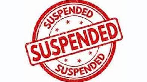 விதிமீறி மின் இணைப்பு: உதவி மின் பொறியாளா் பணியிடை நீக்கம்