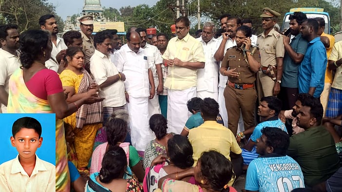 மின்சாரம் பாய்ந்து பள்ளி மாணவா் உயிரிழப்பு: 
உறவினா்கள் சாலை மறியல்; அமைச்சா் ஆறுதல்