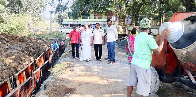 கழிவுநீா் கால்வாய் பணி :  
எம்எல்ஏ ஆய்வு