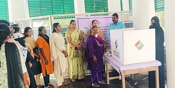 மின்னணு வாக்குப் பதிவு இயந்திர செயல் விளக்கம்