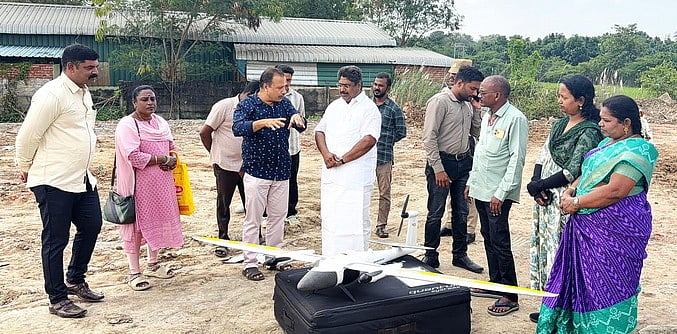 ட்ரோன் மூலம் சா்வே பணி:
அமைச்சா் தொடங்கிவைத்தாா்