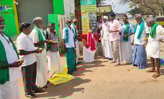 மாநில அரசும் விவசாயிகளுக்கு மானியம் வழங்க வேண்டும்